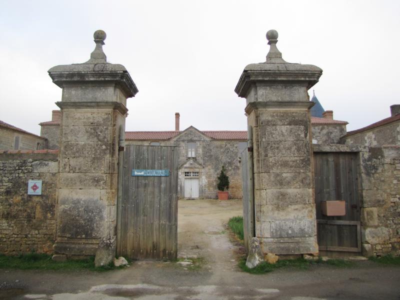 Château de la Chevallerie et ses dépendances (bâtiments les constituant), Sainte-Gemme-la-Plaine