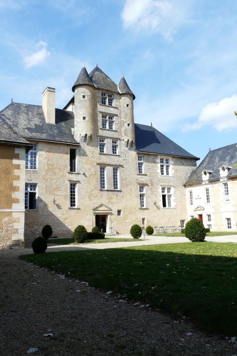Château, Avanton