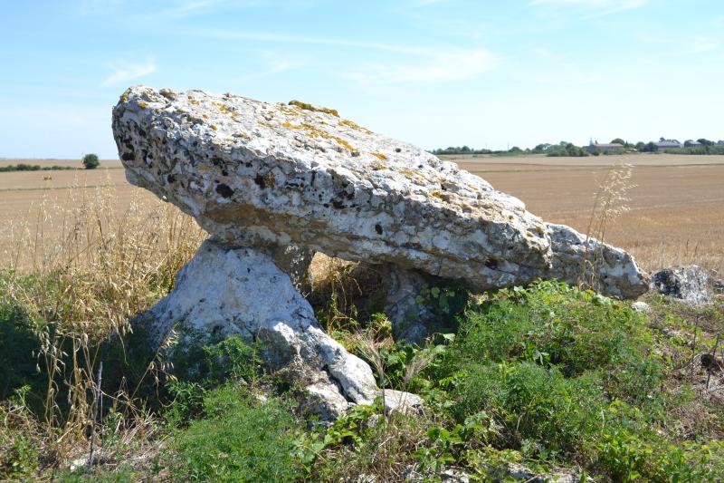 Dolmen dit Pierre Levée de Massigny, Villiers