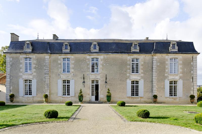 Château, Yversay