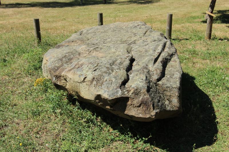 Menhir-polissoir de Souhé