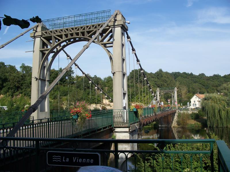 Pont suspendu, Bonneuil-Matours