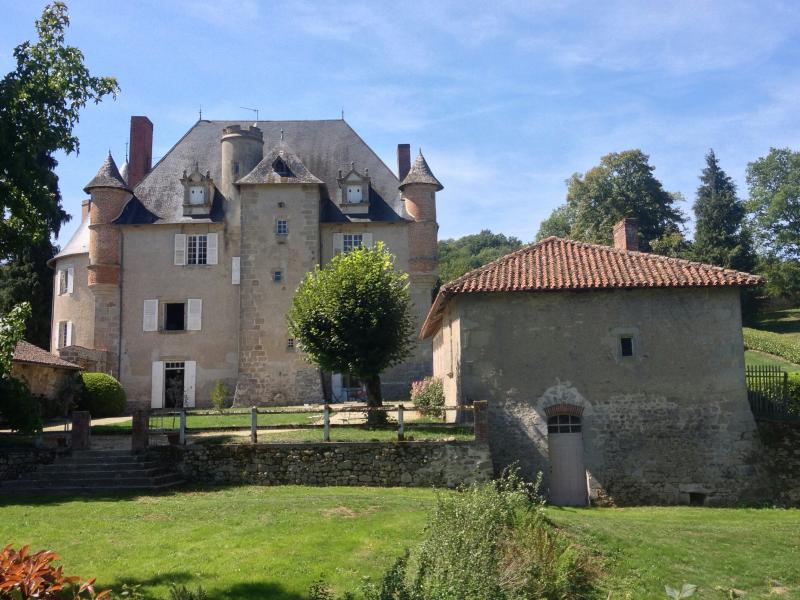 Château, Eyjeaux