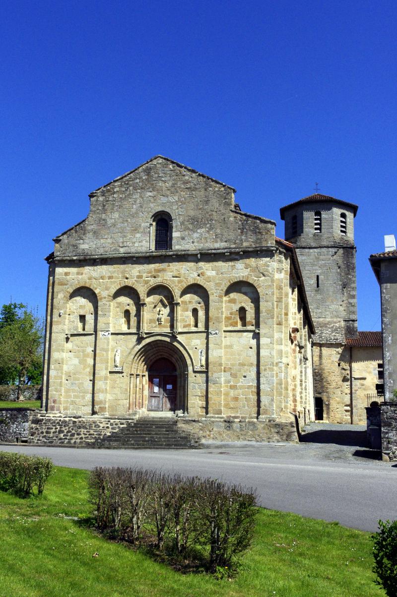 Eglise Saint-Eutrope, Les Salles-Lavauguyon