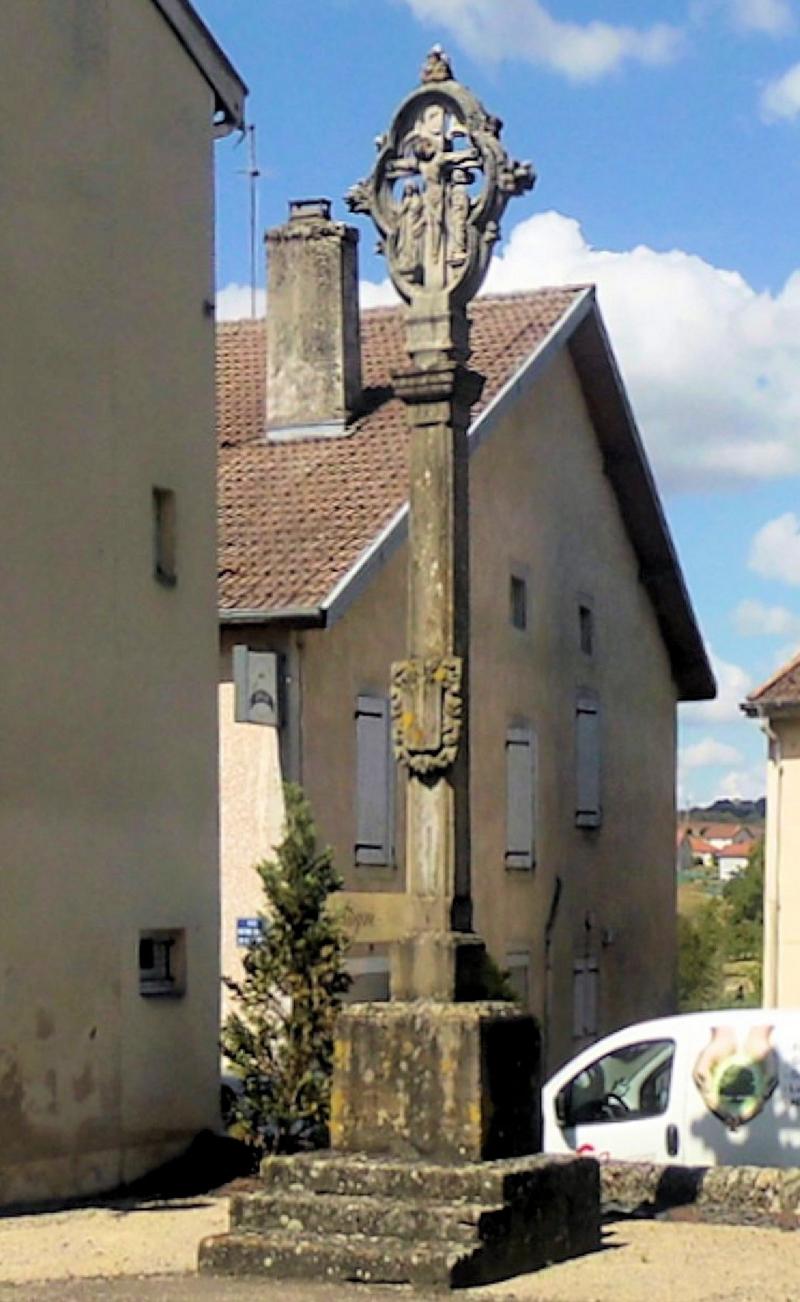 Croix à l'entrée du village, Dompaire