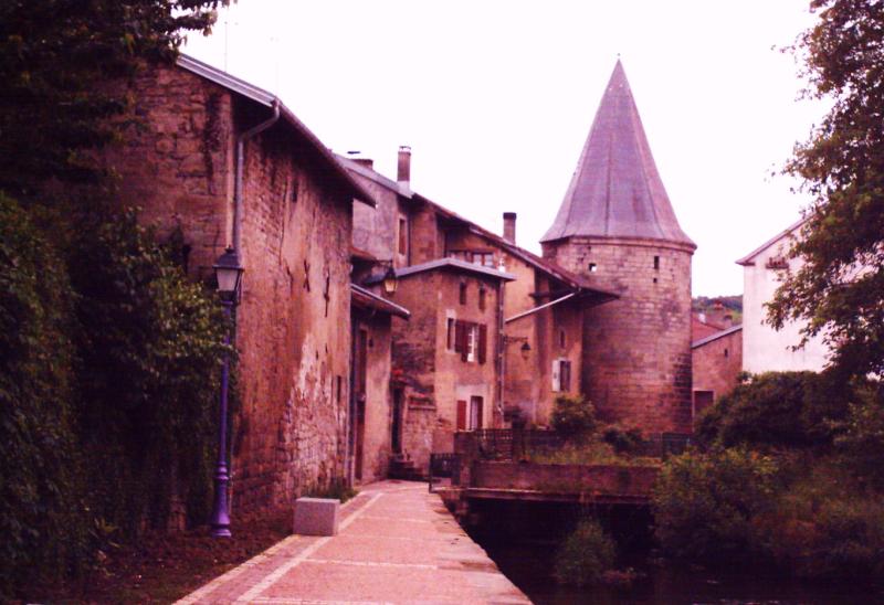 Fortifications (anciennes), Fontenoy-le-Château
