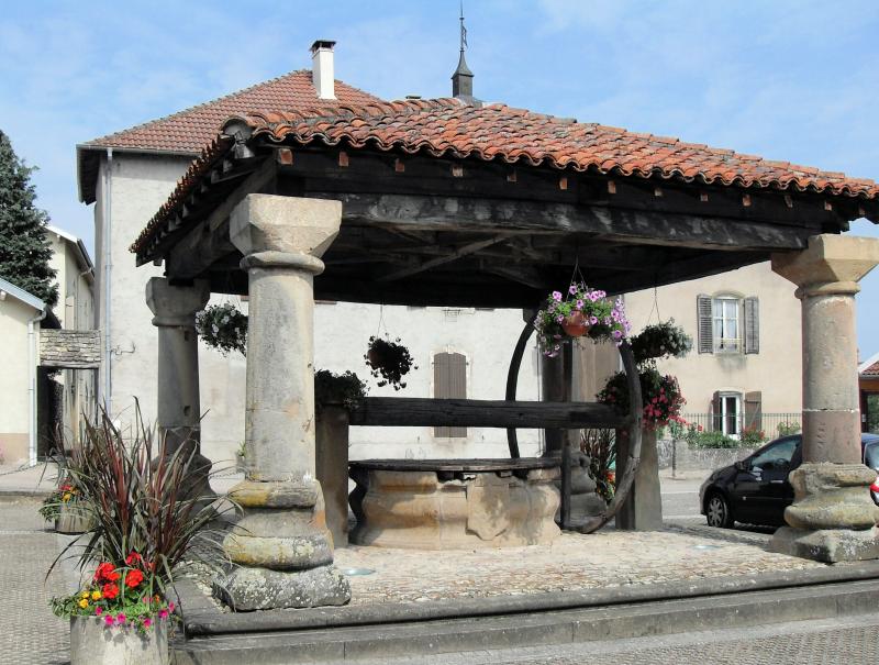 Puits couvert, Poussay