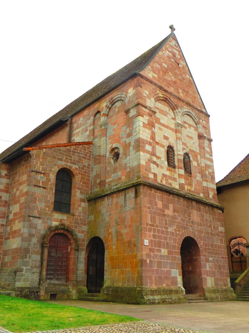 Petite église attenant à la cathédrale (Eglise Notre-Dame)