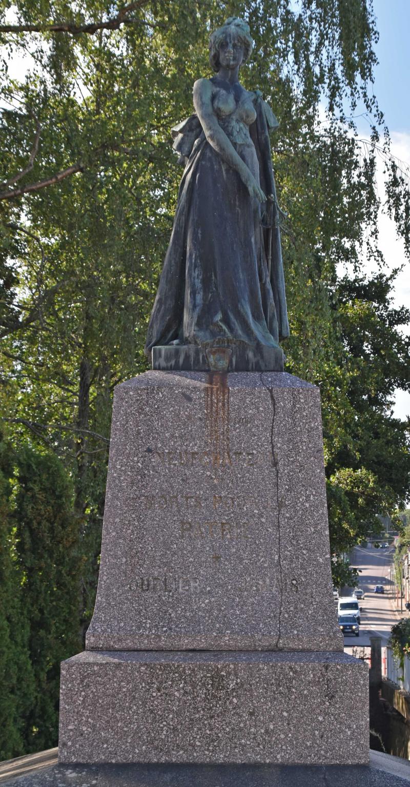 Monument aux enfants de l'arrondissement morts pour la patrie en 1870, Neufchâteau