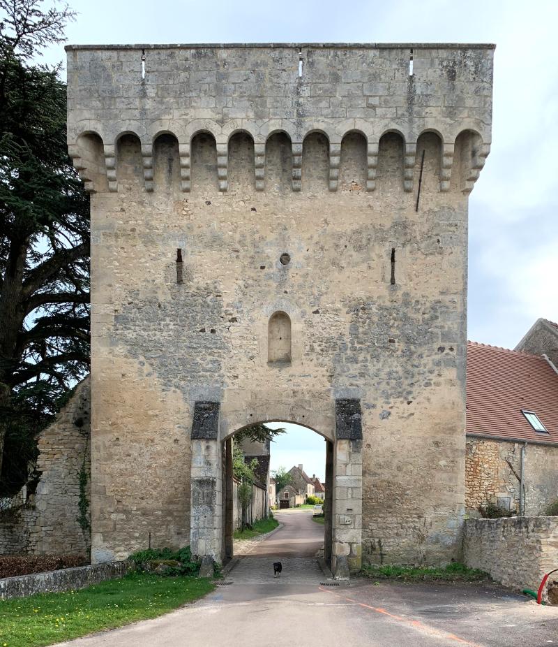 Porte de ville, Druyes-les-Belles-Fontaines