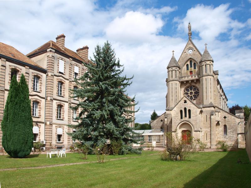 Abbaye Sainte-Colombe (ancienne), Saint-Denis-lès-Sens