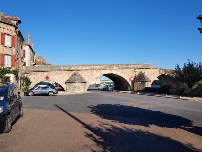 Vieux pont, Pont-sur-Yonne