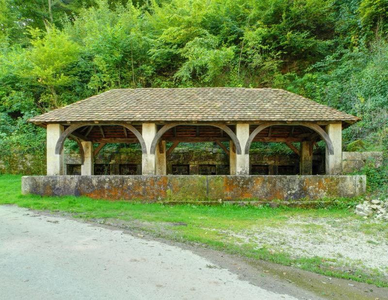 Fontaine-lavoir et abreuvoir