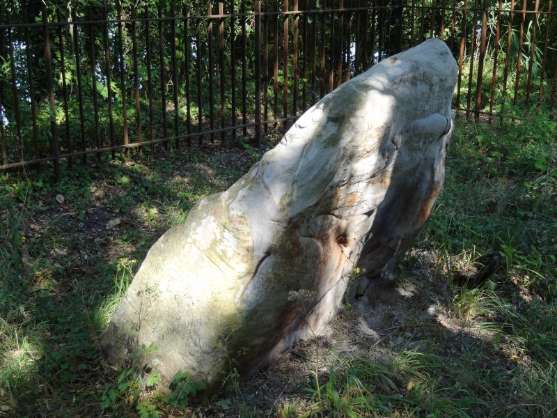 Menhir, Bruyères-le-Châtel