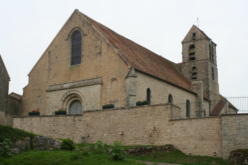 Eglise de Chalou, Chalou-Moulineux