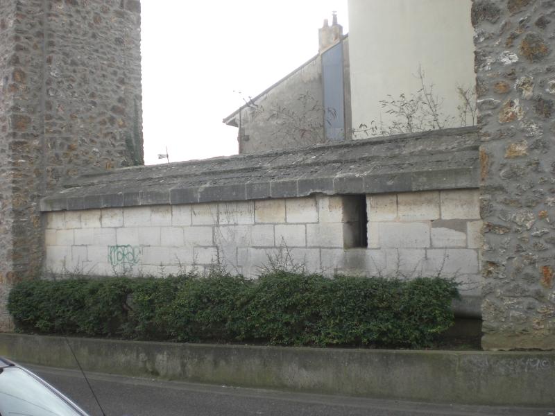 Aqueduc des Eaux de Rungis (également sur communes de Rungis, Fresnes, L'Hay-les-Roses, Cachan, Gentilly et Paris 14)