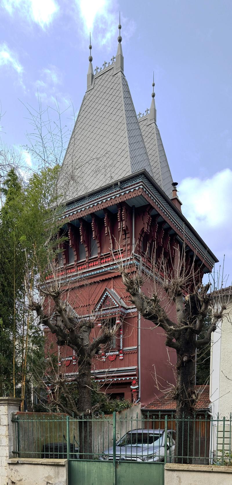 Vestige du pavillon de la Russie présenté à l'Exposition Universelle de 1878, Nogent-sur-Marne