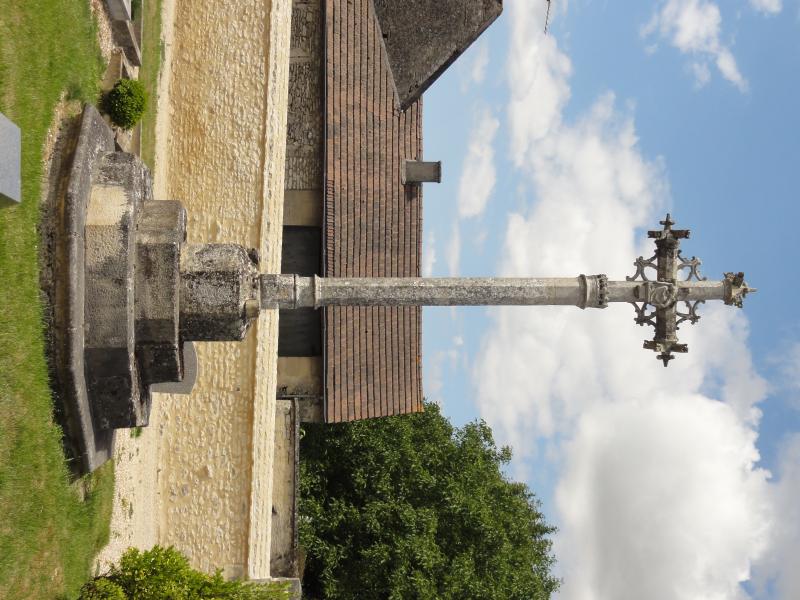 Croix de cimetière du 15s