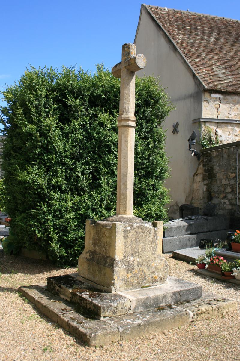 Croix en pierre du 14s