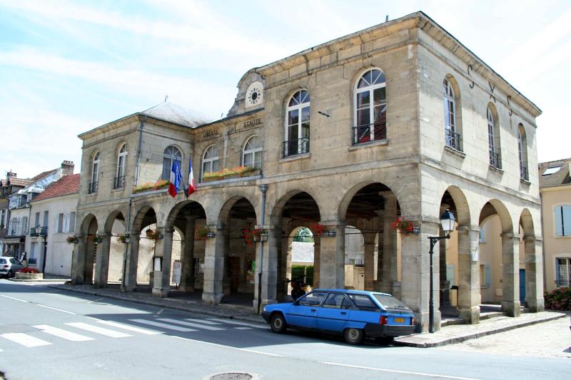 Mairie et marché couvert, La Roche-Guyon