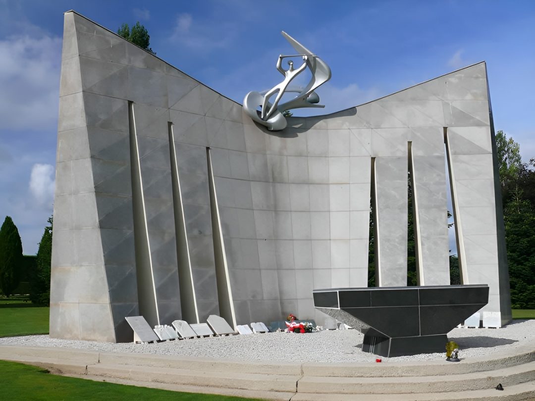 Photo 2 — Urville, Calvados (14190)