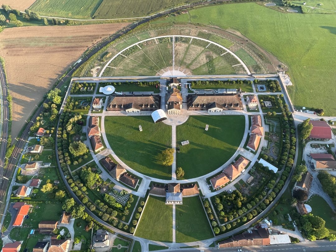 Photo 2 — Arc-et-Senans, Doubs (25610)