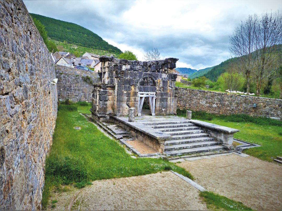 Photo 1 — Lanuéjols, Lozère (48000)