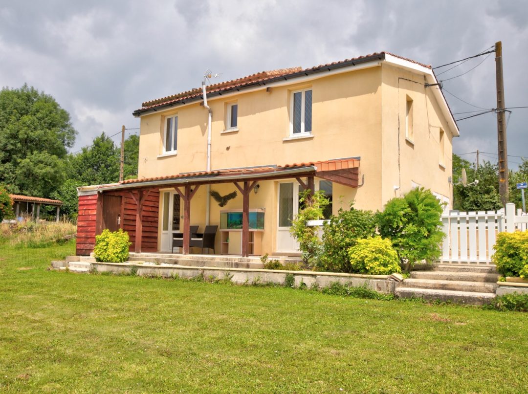 Photo 2 — Vernoux-en-Gâtine, Deux-Sèvres (79240)