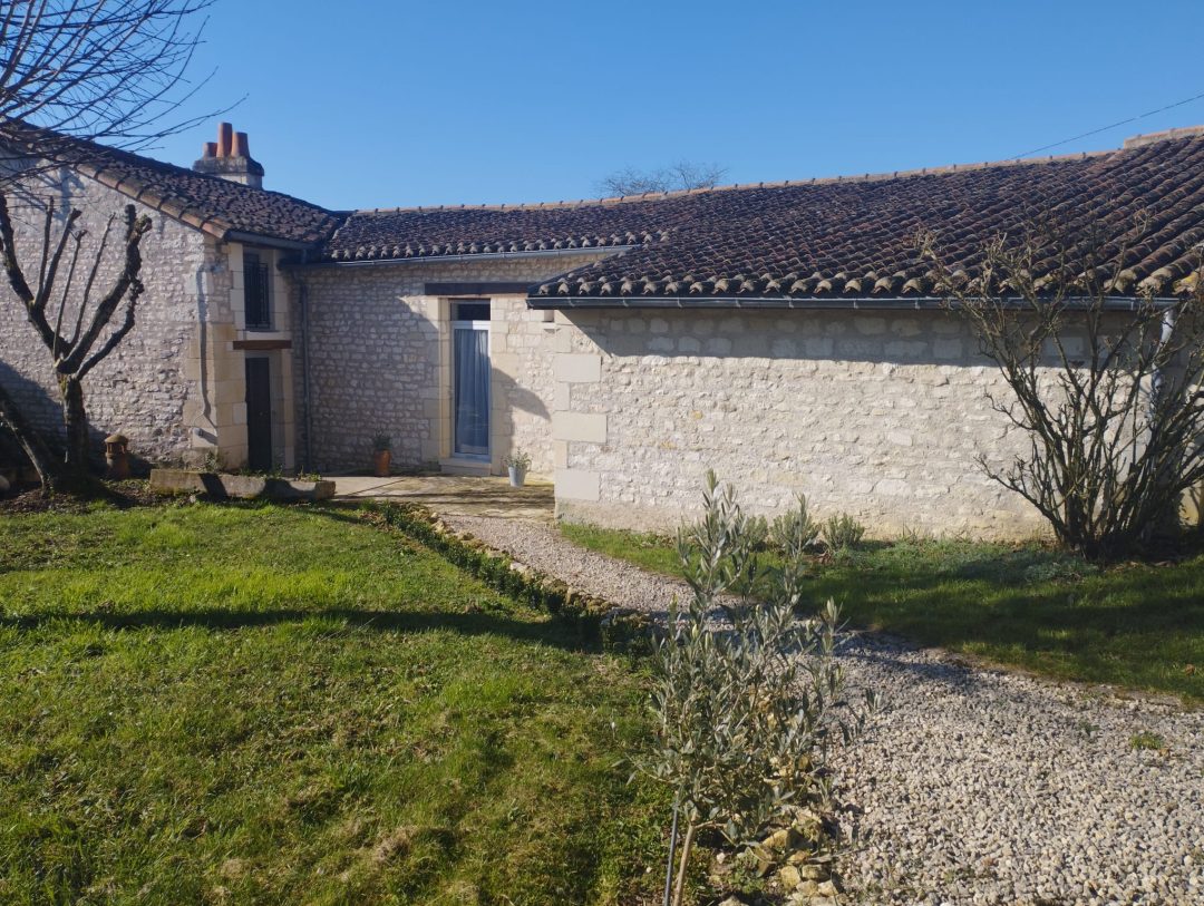 Photo 2 — Chalais, Vienne (86200)