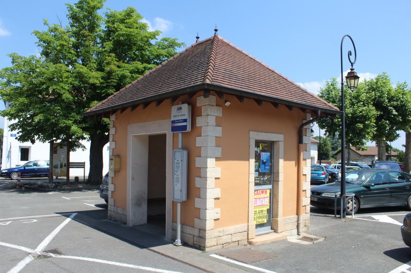 Bâgé-le-Châtel