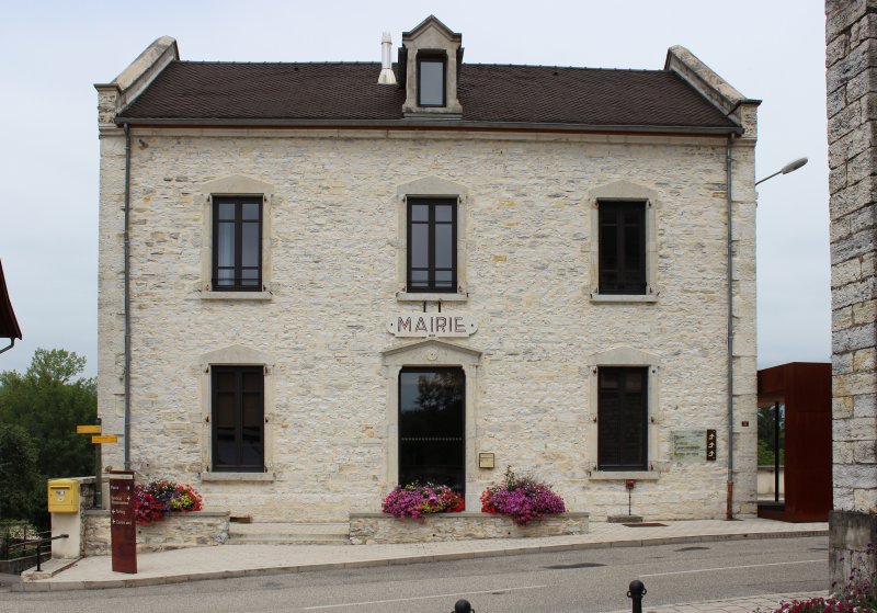 Lhuis