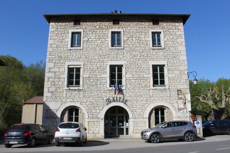 Lhuis