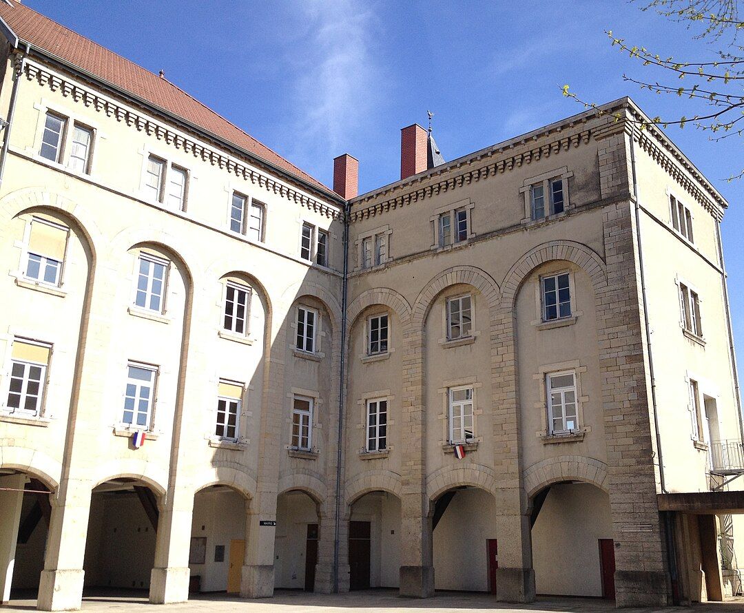 Photo 3 — Meximieux, Ain (01800)