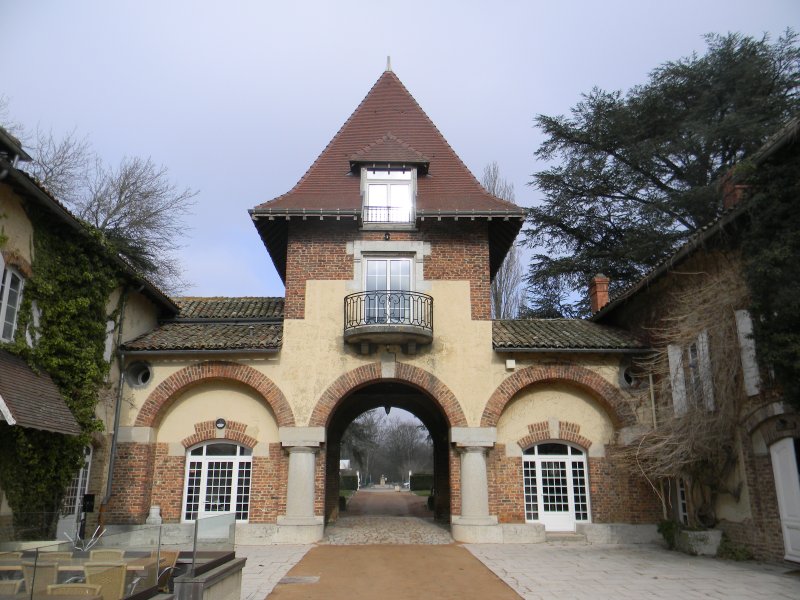 Mionnay