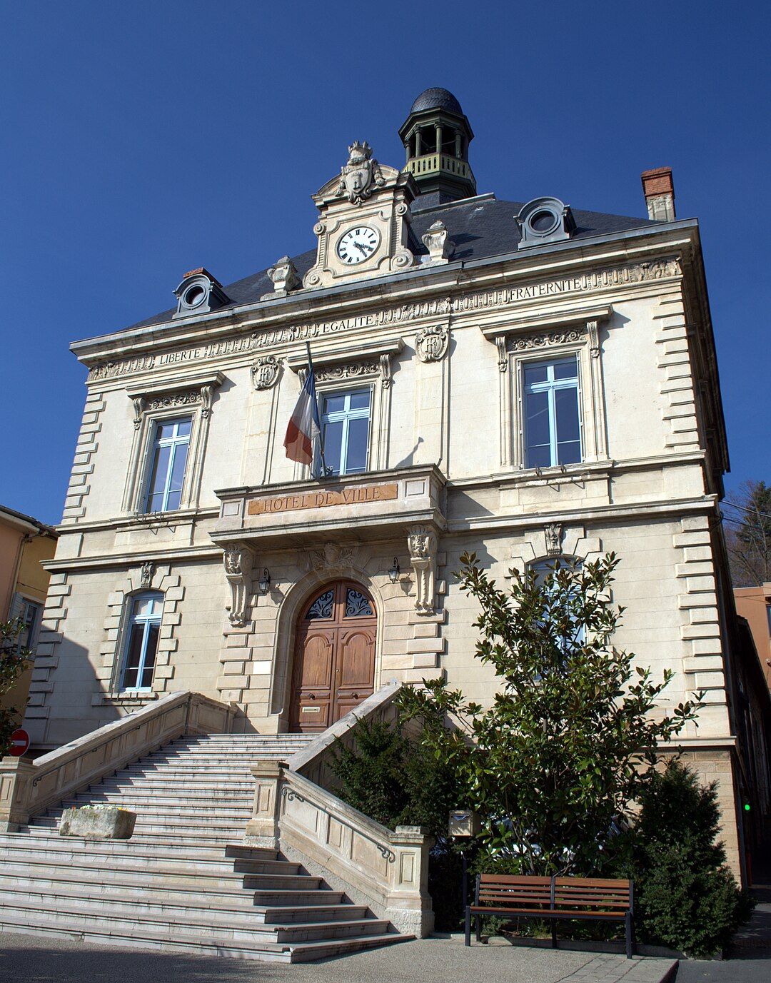 Photo 2 — Trévoux, Ain (01600)