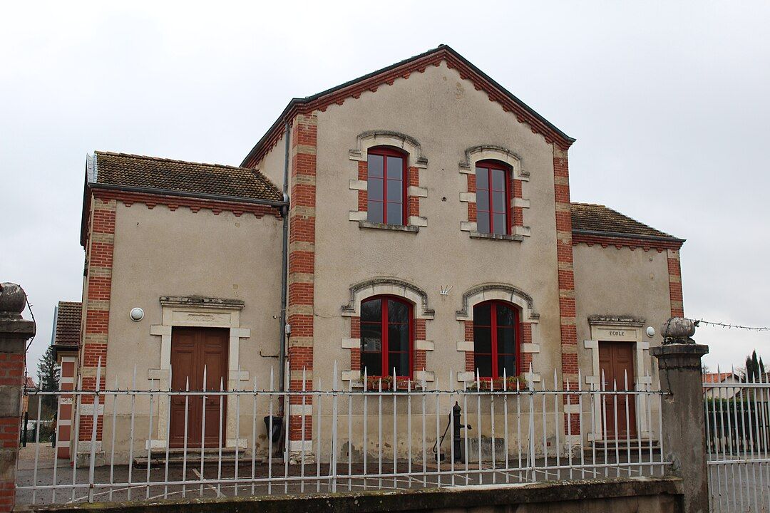 Photo 2 — Versailleux, Ain (01330)