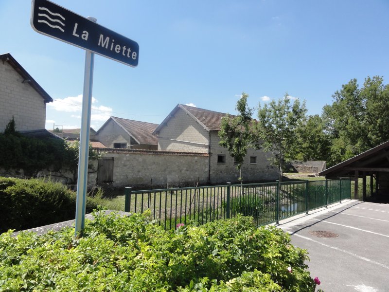 Juvincourt-et-Damary