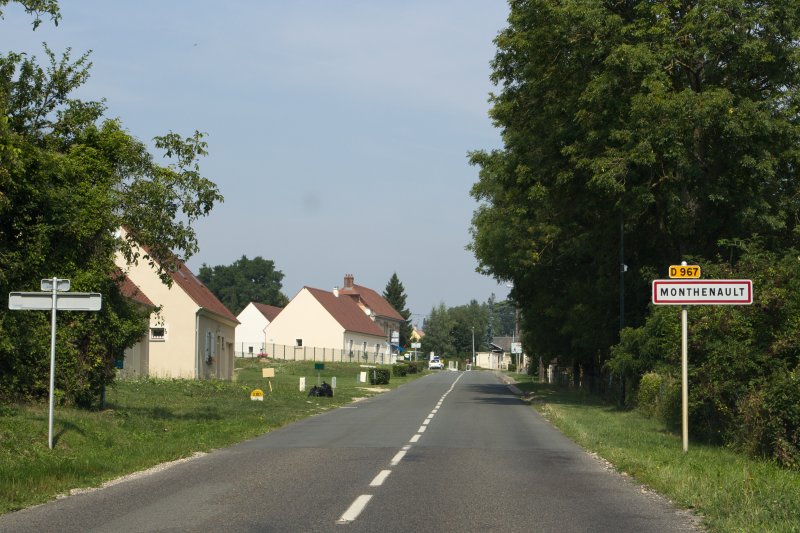 Monthenault