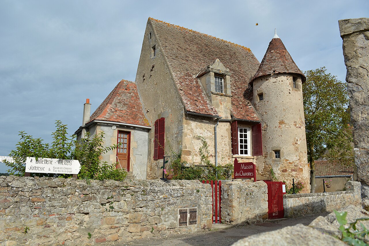 Photo 6 — Bourbon-l'Archambault, Allier (03160)