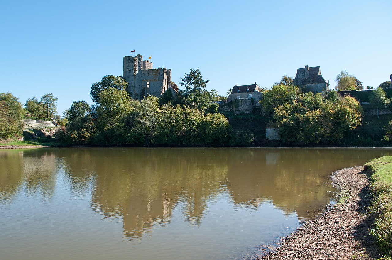 Photo 7 — Bourbon-l'Archambault, Allier (03160)