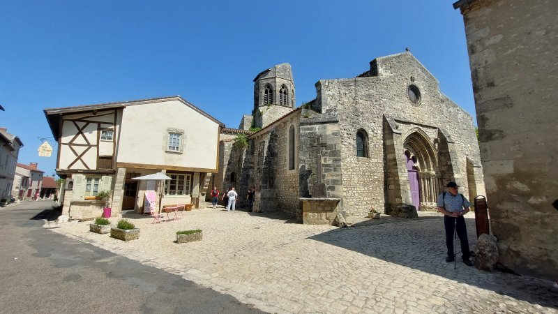 Charroux