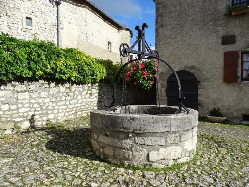 Charroux