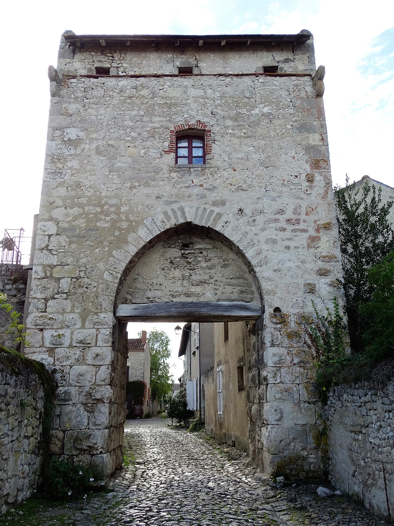 Photo 2 — Charroux, Allier (03140)