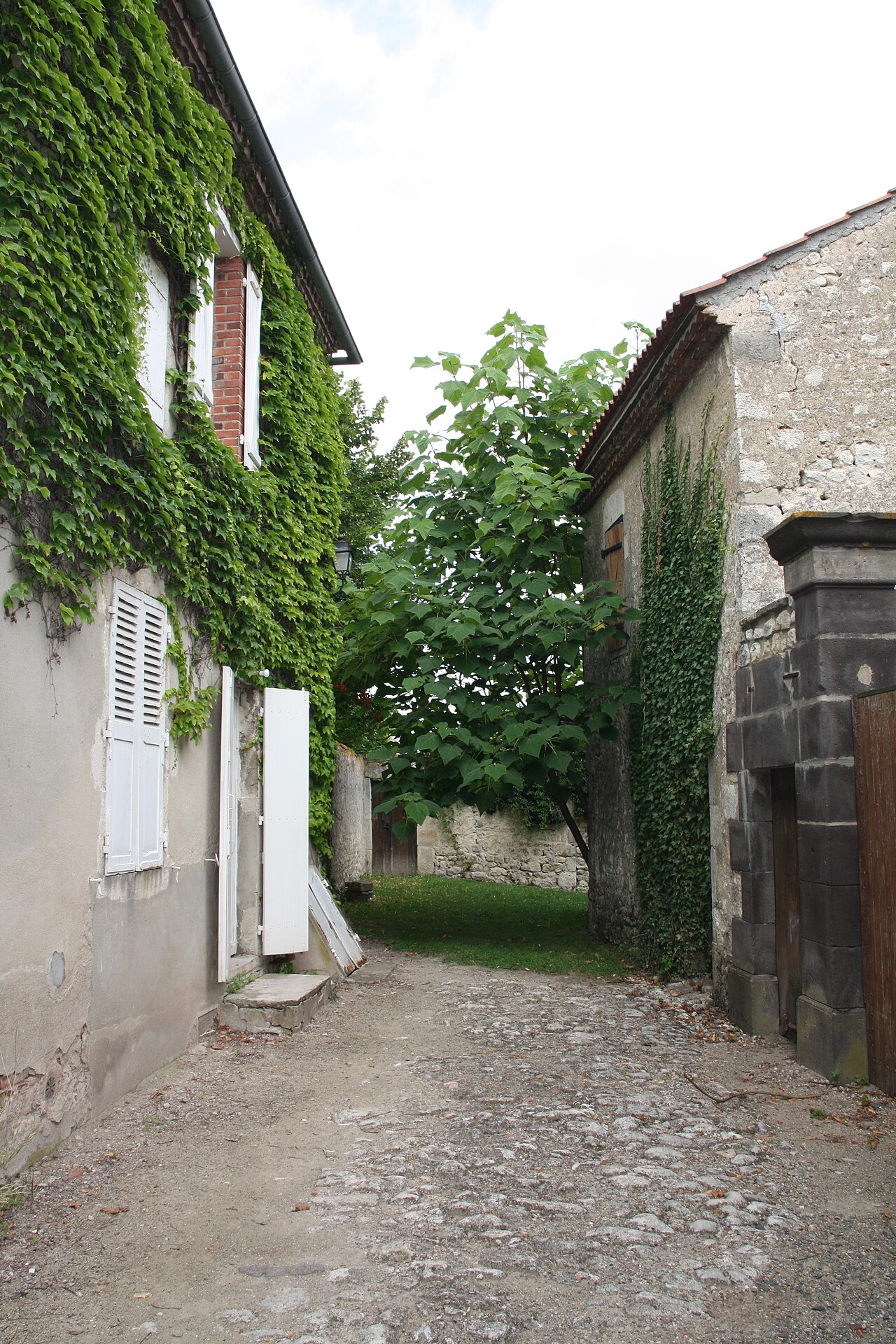 Photo 3 — Charroux, Allier (03140)
