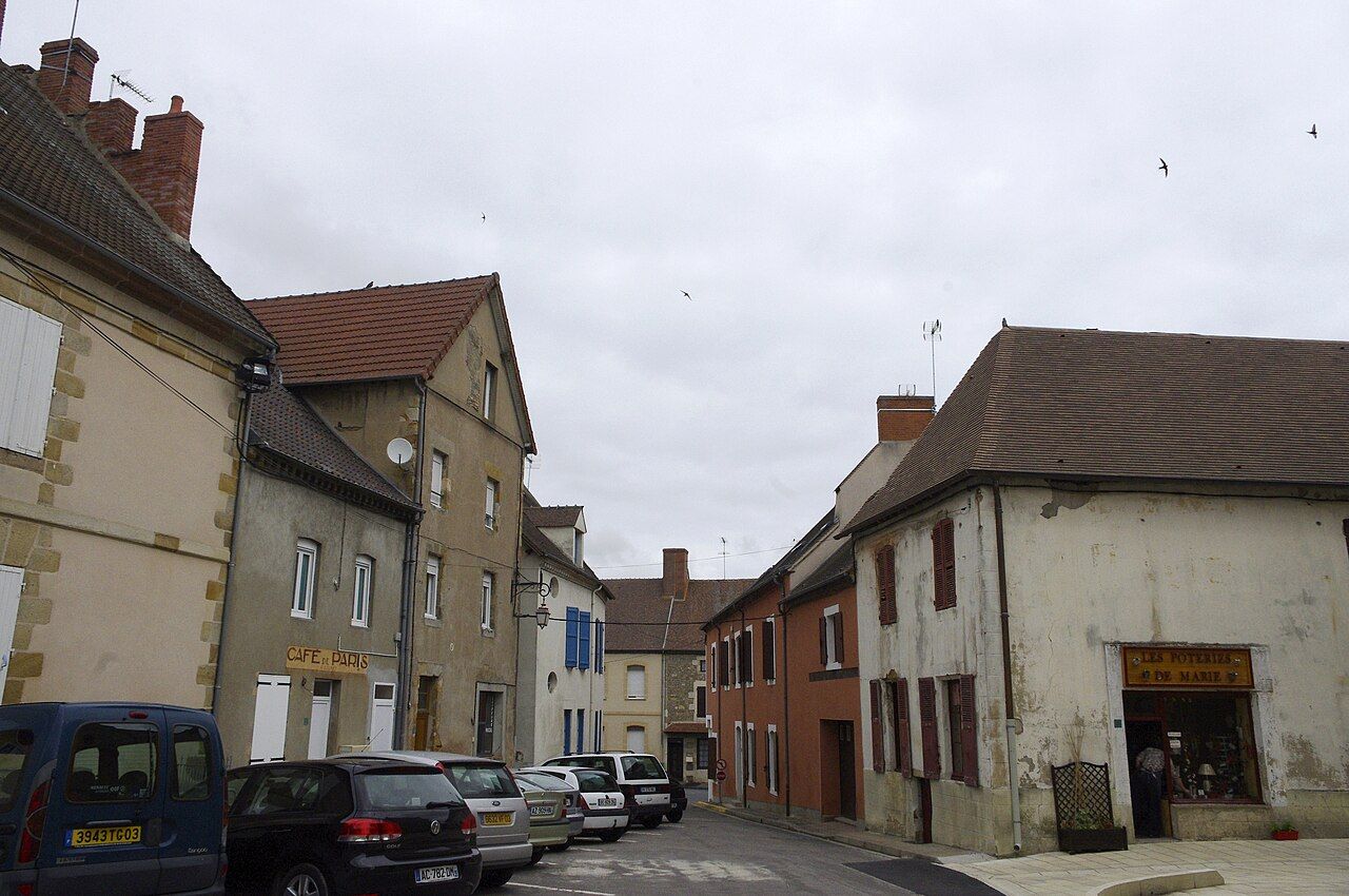 Photo 2 — Montmarault, Allier (03390)