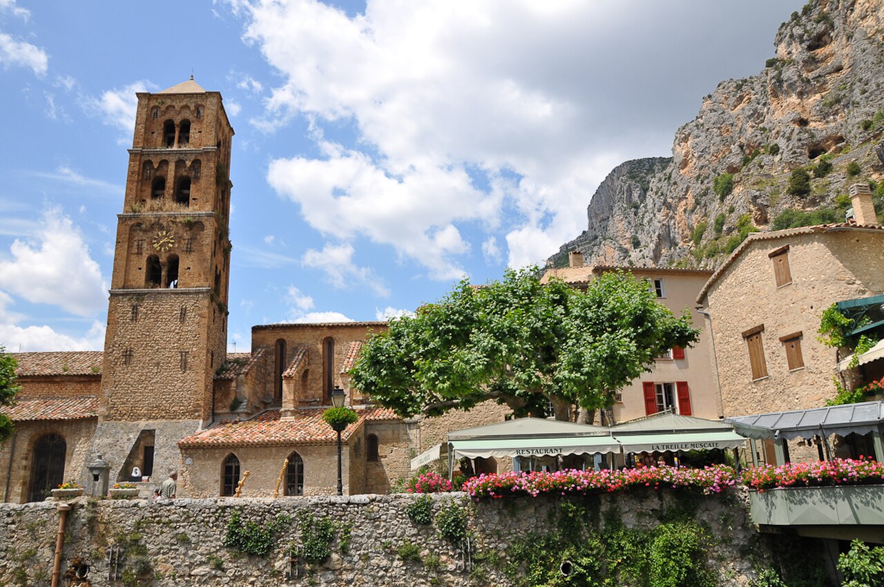 Photo 2 — Moustiers-Sainte-Marie, Alpes-de-Haute-Provence (04360)