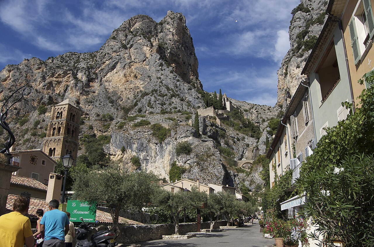 Photo 6 — Moustiers-Sainte-Marie, Alpes-de-Haute-Provence (04360)