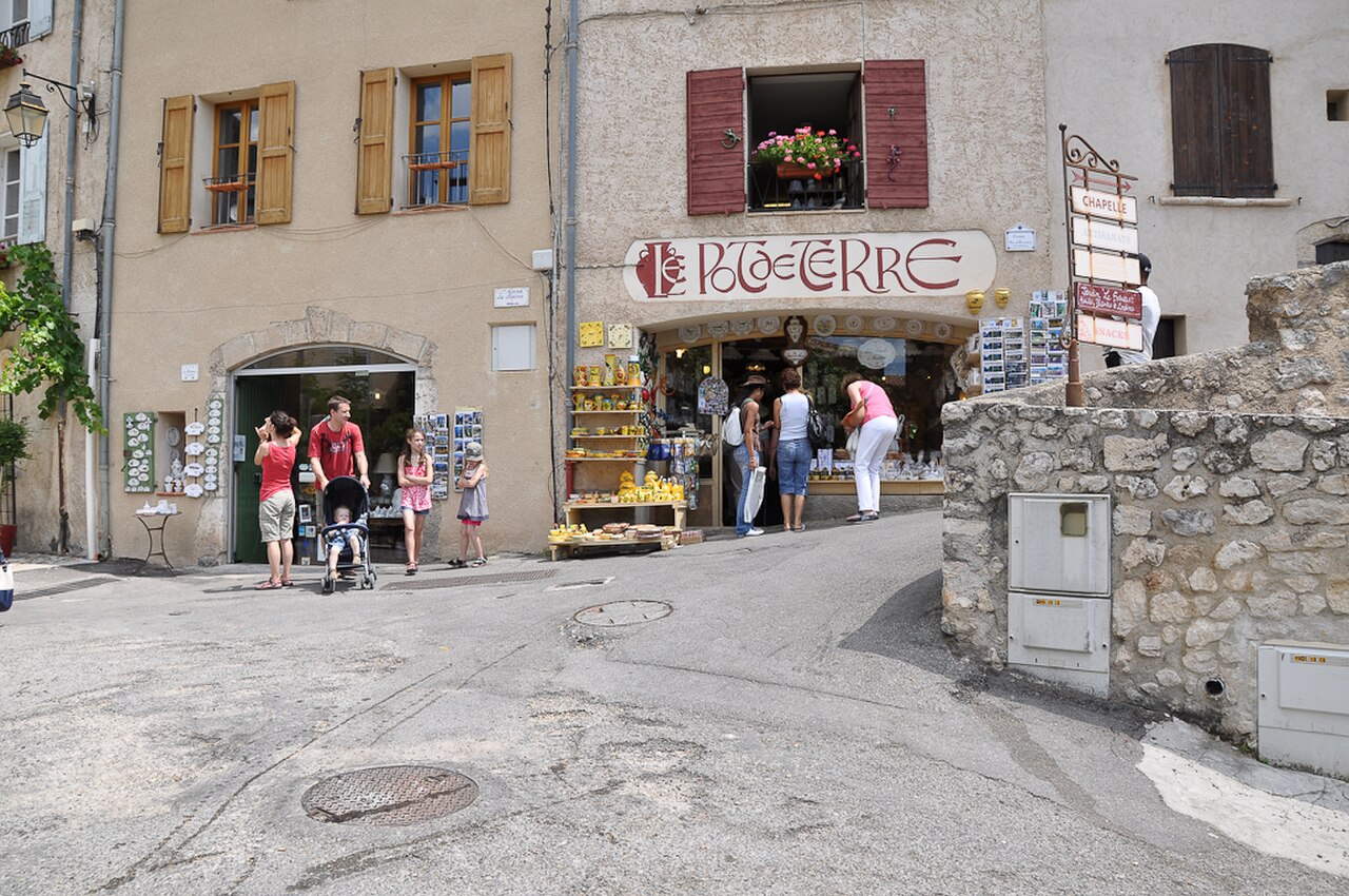 Photo 8 — Moustiers-Sainte-Marie, Alpes-de-Haute-Provence (04360)