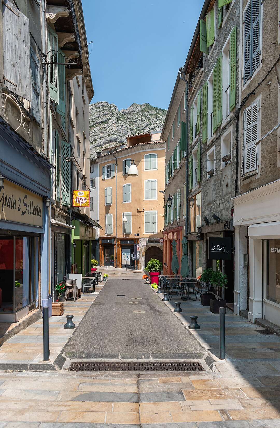 Photo 2 — Sisteron, Alpes-de-Haute-Provence (04200)