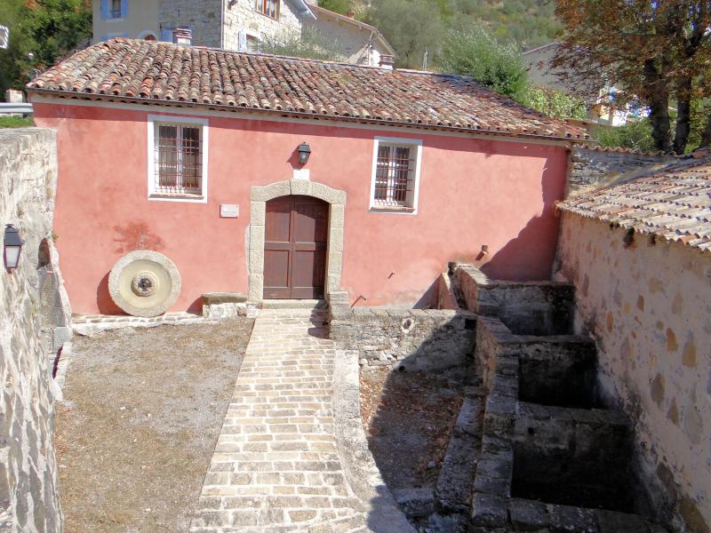 La Tour